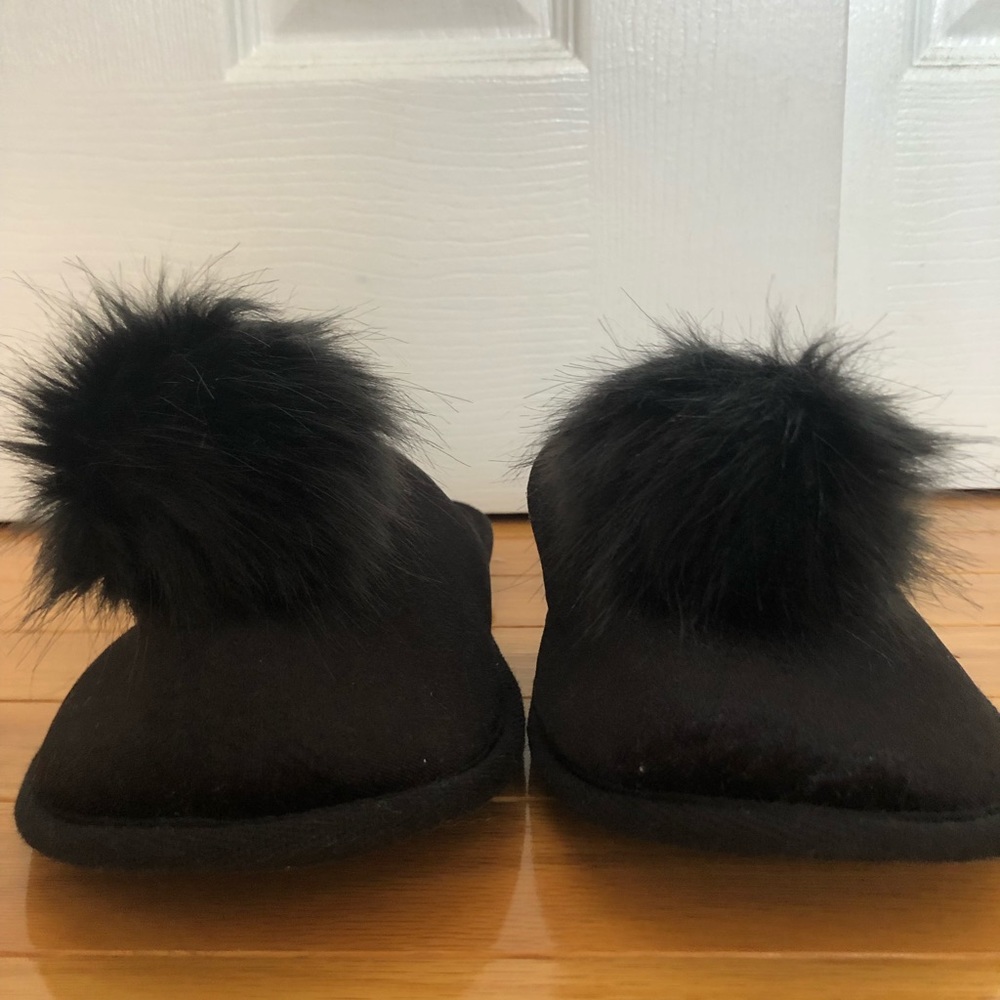 Victoria Secret Pom Pom Slippers